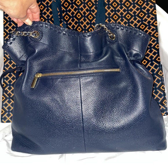 Tory Burch Navy Thea Slouchy Chain Bag - Picture 7 of 17